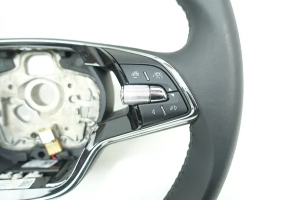 Volant Multifonction Skoda Octavia IV OEM 5E3419093AE image 4