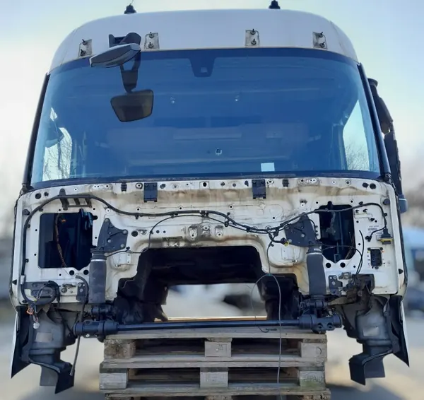 Renault Gama T Low Cab Frame OEM - Used image 4