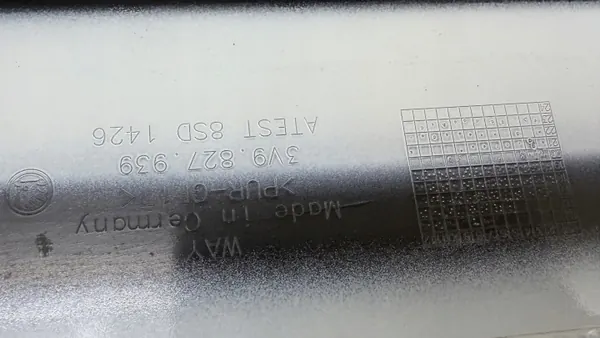Spoiler de hayon Skoda Superb III OEM 3V9827939 KA17/580LI image 3