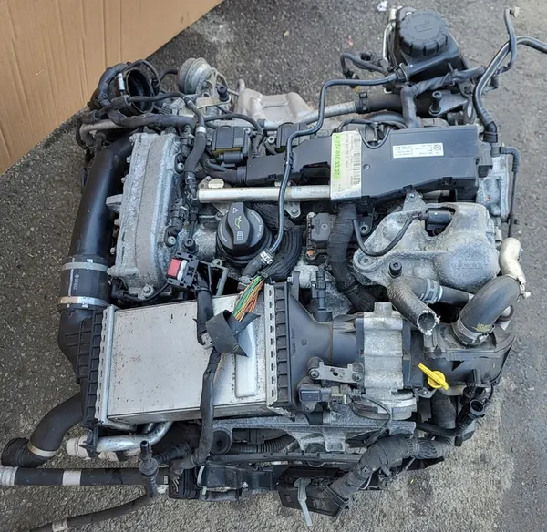 Kokonainen moottori Mercedes C W205 2.0 Bensiini CGI 274920 OE image 3