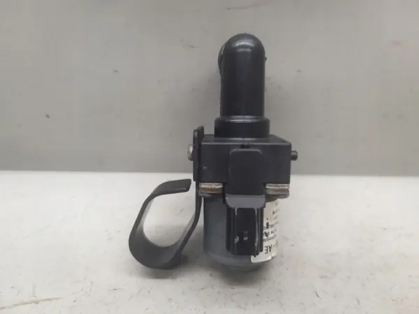 Válvula de Circulación de Agua OEM HG93-18495-AE 2.0 EcoBoost image 3