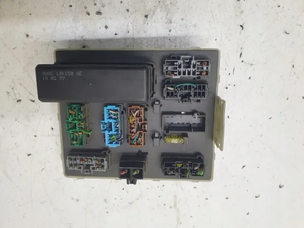 Säkringslåda Modul OEM 518239801 Ford Focus MK1 image 2
