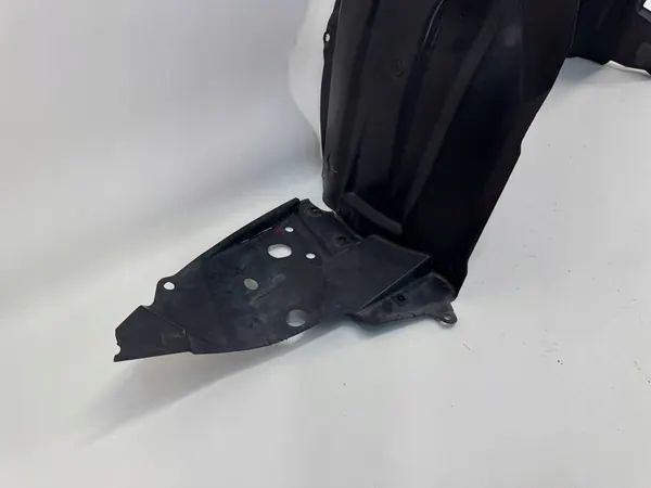 Toyota Avensis T27 Etu-oikea lokasuoja kokonainen OEM image 2