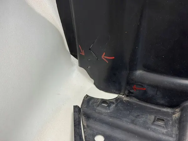 Toyota Avensis T27 Etu-oikea lokasuoja kokonainen OEM image 8