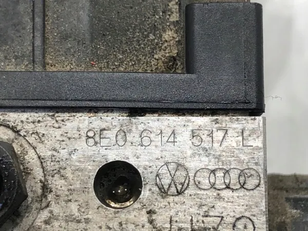ABS-pomp OEM 8E0614517L voor Audi A4 B6 1.9 130PK image 4