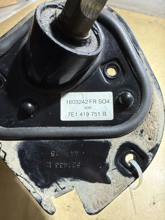 Stuurkolom kruiskoppeling OEM 7E1419751 Gebruikt image 10