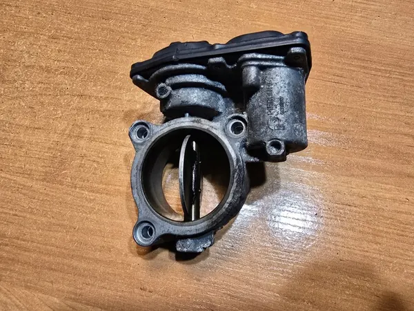 BMW 3 F30 F31 2.0D N47 Luftdrossel 7810752 image 3