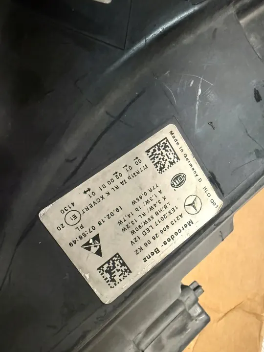 Mercedes-Benz OE A213 906 26 06 reflector image 7