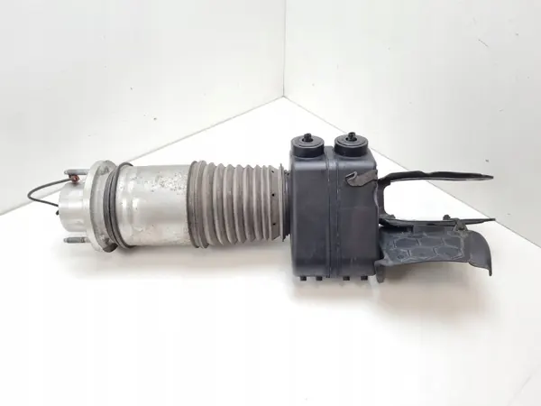 Porsche Taycan Etu-ilmatanko OEM HHAF0409570 image 8