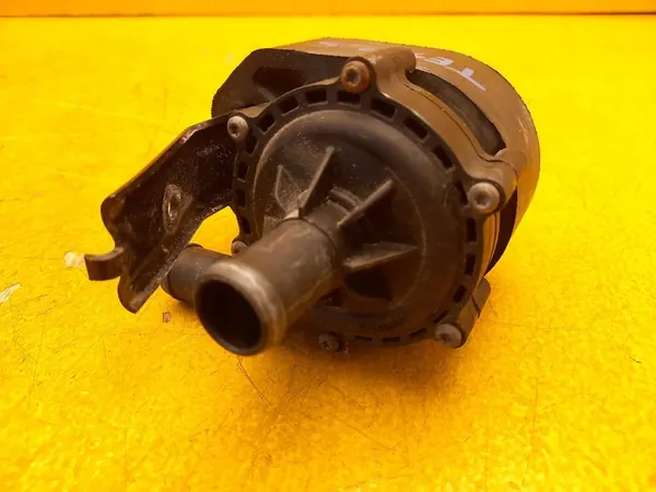 Vattenpump Tesla Model S 1041151-00-A image 4
