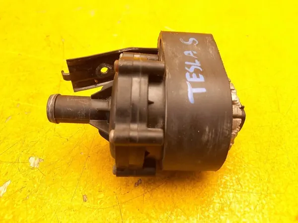 Vattenpump Tesla Model S 1041151-00-A image 5