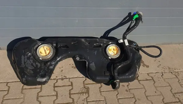 BMW X1 E84 Polttoainesäiliö OEM 7188596 Kokonainen image 2