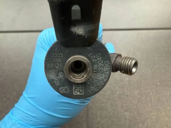 Toyota OE 0445110227 Einspritzdüse gebraucht image 3