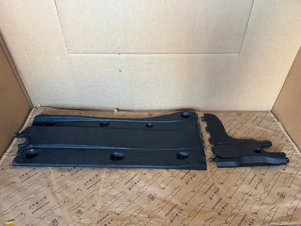 Audi Q3 83A Escudo Direito OEM 5QF825202 image 2