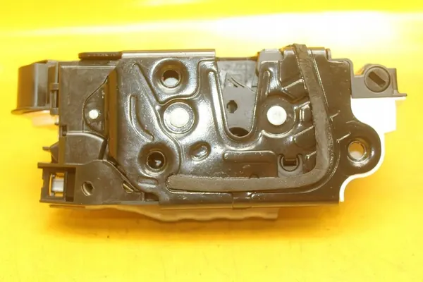 Fram Höger Dörrlås 6 Pin VW Tiguan I image 2