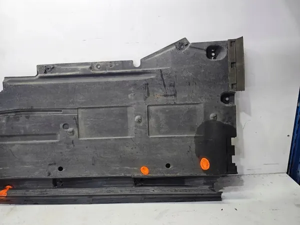 Audi A5 8T Cabrio Front Right Undershield OEM 8F0825208 image 3