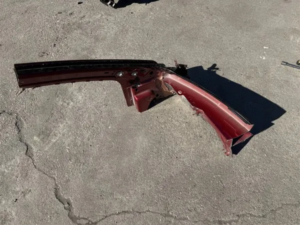 Pilier de quart de vitre avant gauche Ford OE MK4 19R image 6