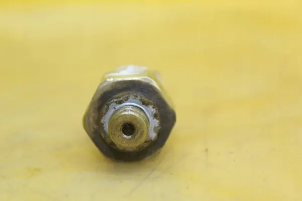 Öldrucksensor OEM 255919081A für VW Transporter T4 image 3