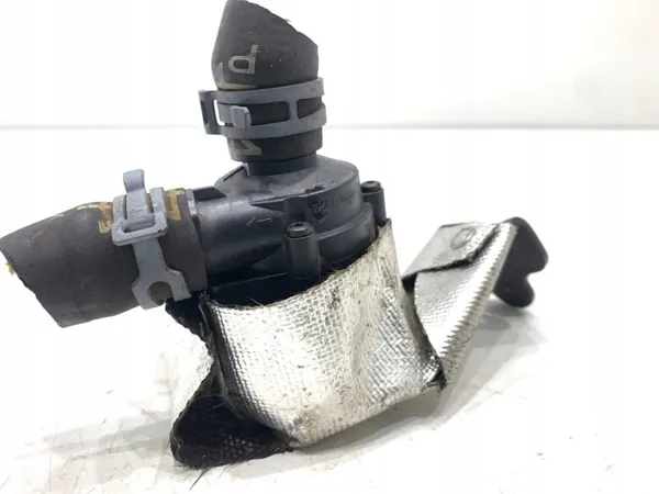 Pompe à eau OEM 5Q0121599AA pour Audi A3 8V 2.0 190CH image 2