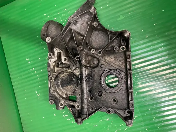 Mercedes W211 2.2 CDI Steuerdeckel OEM R6110151202 image 5