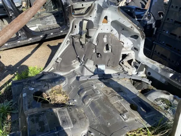 Panneau de quartier Maserati OEM 253230 arrière droit image 3
