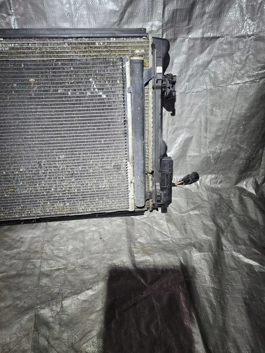 Golf VII 1.6 TDI Kühler mit Ventilator image 3