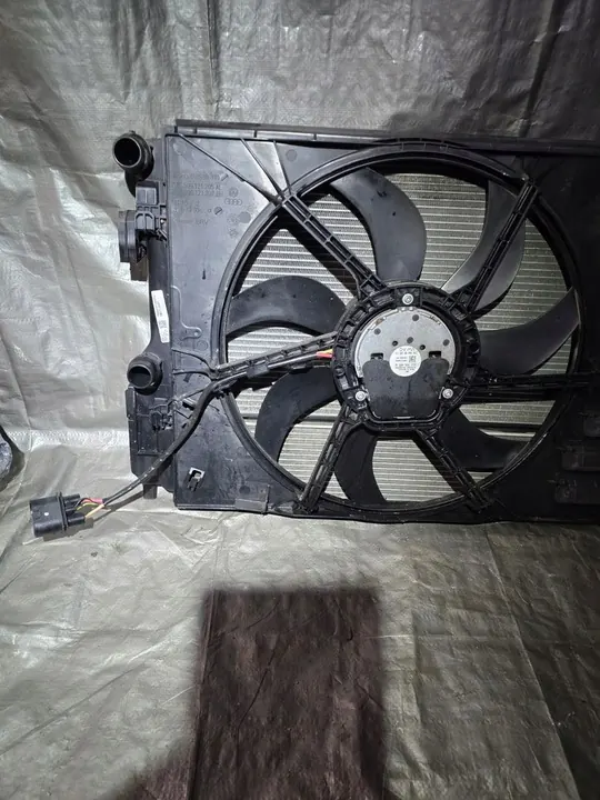 Golf VII 1.6 TDI Kühler mit Ventilator image 8