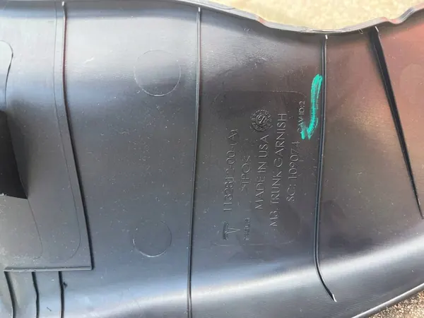 Tesla Model 3 Boven Kofferbak Trim 1132812-00-A image 4