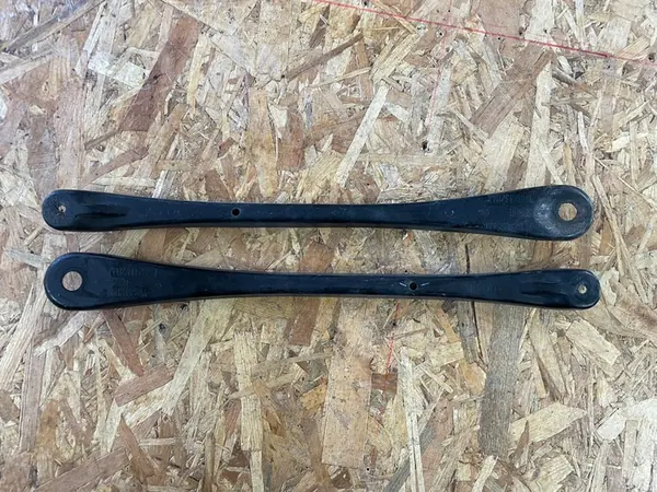 Vorderhalter Chrysler T&C Voyager Dodge Caravan 68023328AA image 4