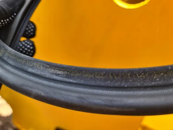 Junta do capô OEM 7N0823723 para VW Sharan 7N image 3