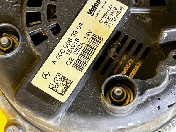 Vaihtovirtageneraattori Mercedes S-luokka W222 image 6