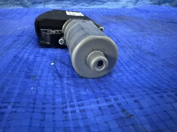 Moteur de toit ouvrant DS OEM 2231200B 9537004B - Occasion image 5