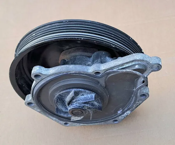 Polea de bomba de agua Audi OEM 06E121005 06E121031B image 3