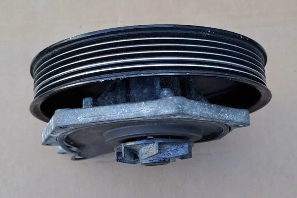 Polea de bomba de agua Audi OEM 06E121005 06E121031B image 7