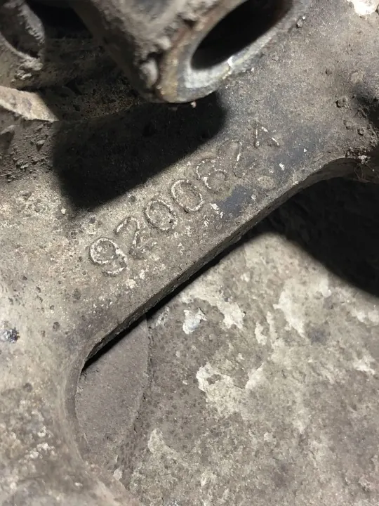 OEM 9200824 Taka-oikea pyörännavat Volvo S80 I:lle image 4