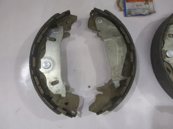 Bremsbeläge hinten OEM 650484 für Kia Carnival II Sedona II image 3