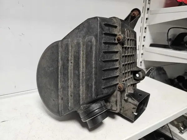 Ilmansuodattimen kotelo 1.2 TSI Polo Fabia Ibiza 6R0129607C image 3