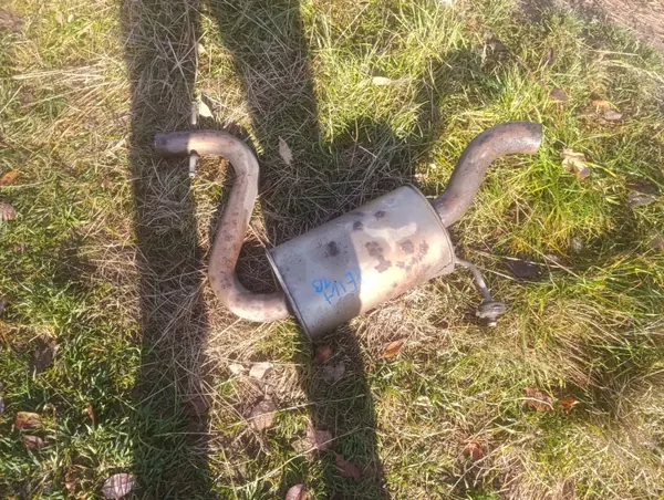 Keskimmäinen pakoputken vaimentaja OEM 1K0253411CR VW Jetta image 2
