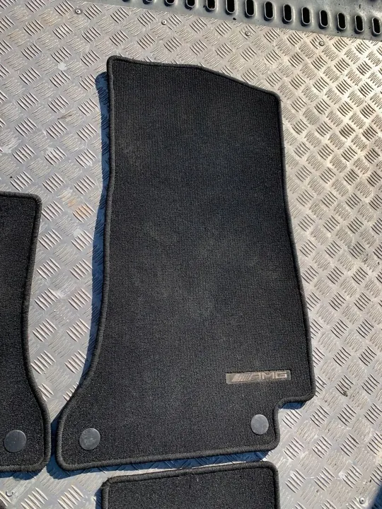 Matta set OEM A2056805805 för Mercedes C W205 AMG image 3