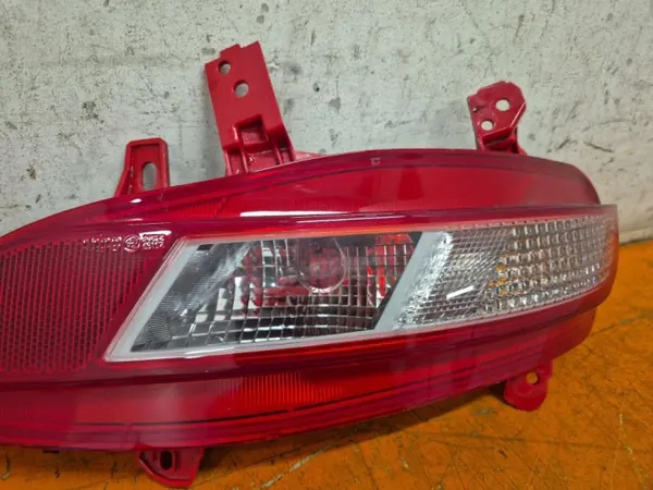 Feu antibrouillard arrière gauche OEM 92405-N7020 Hyundai Tucson image 3