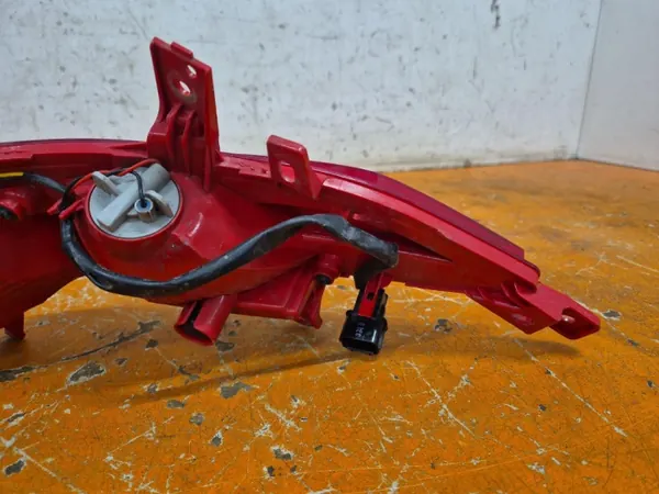 Feu antibrouillard arrière gauche OEM 92405-N7020 Hyundai Tucson image 5