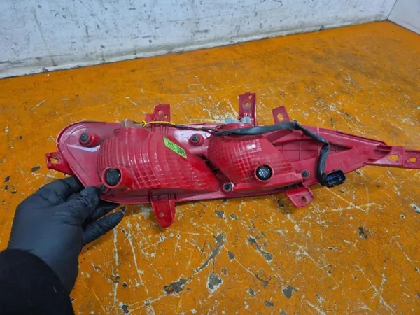 Feu antibrouillard arrière gauche OEM 92405-N7020 Hyundai Tucson image 6