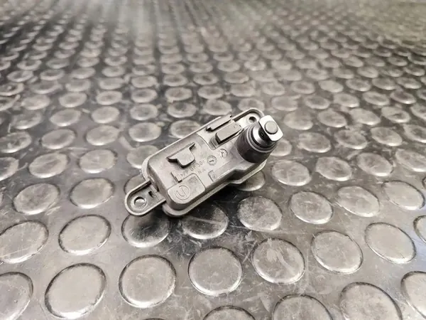 Motor de tampa de combustível VW PASSAT B7 ALLTRACK 2.0L image 1