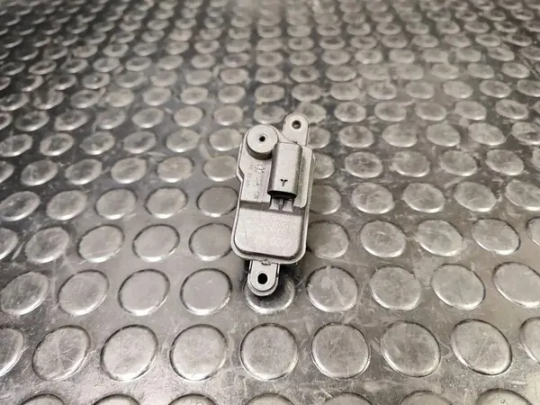 Motor de tampa de combustível VW PASSAT B7 ALLTRACK 2.0L image 2