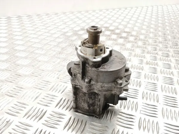 BMW OE 8618897 Vacuum Pomp image 5