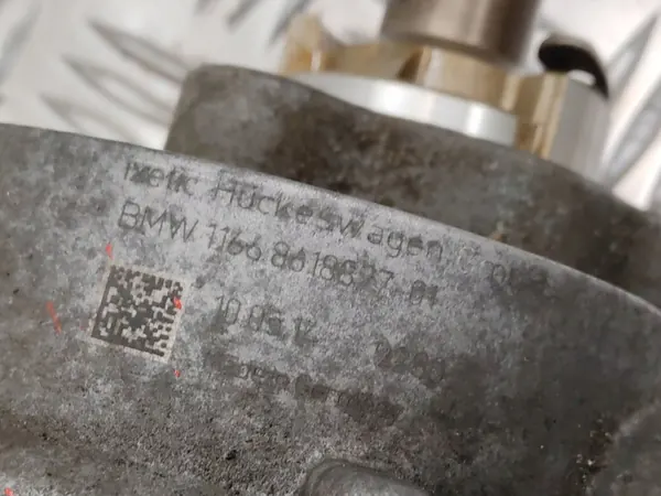 BMW OE 8618897 Vacuum Pomp image 6