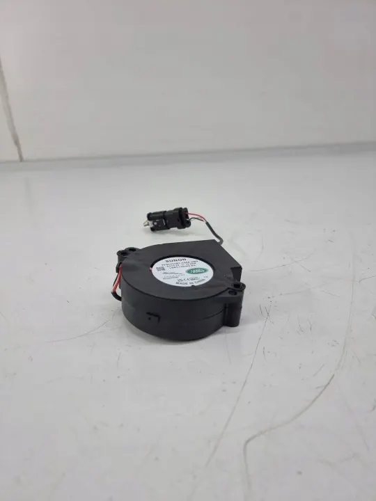 Jaguar Batterielüfter OEM L9W314D550BA - Gebraucht image 3