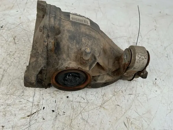 Mercedes C-Class Rear Differential A2073500314 image 4