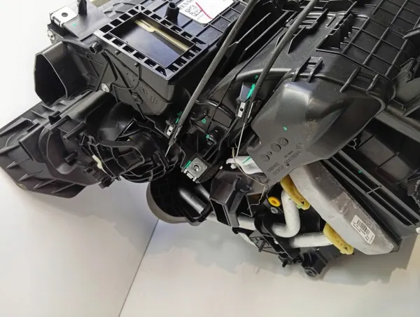 Lämmitysydin OEM 271208621R Dacia Sandero II:lle image 4