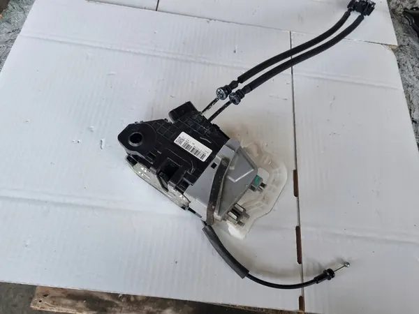 HYUNDAI TUCSON III 15-20 Fram Höger Dörrlås 5PIN image 3